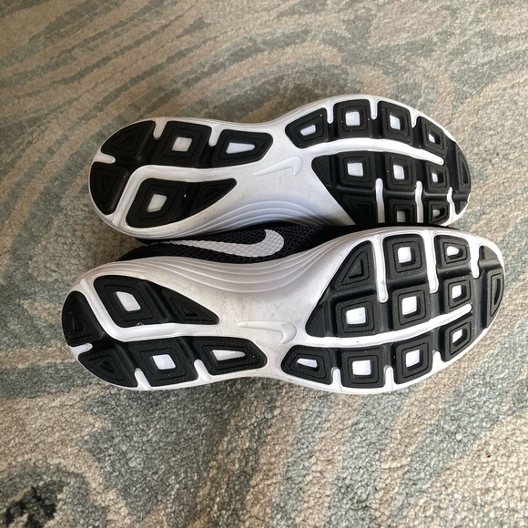 Nike Revolution 3 size 7W sneakers - Picture 6 of 8